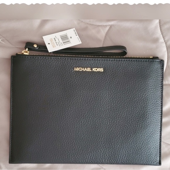 MICHAEL Michael Kors Handbags - NWT Michael Kors Wristlet